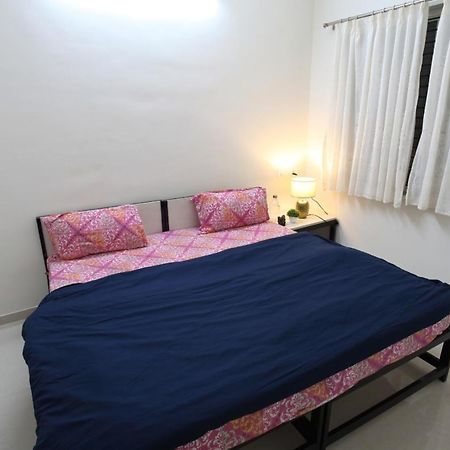 העיר בנגלור Qualtems Guest House-With Ac Options מראה חיצוני תמונה