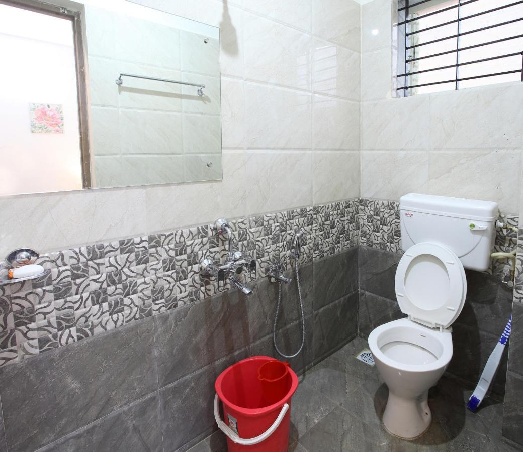 העיר בנגלור Qualtems Guest House-With Ac Options מראה חיצוני תמונה