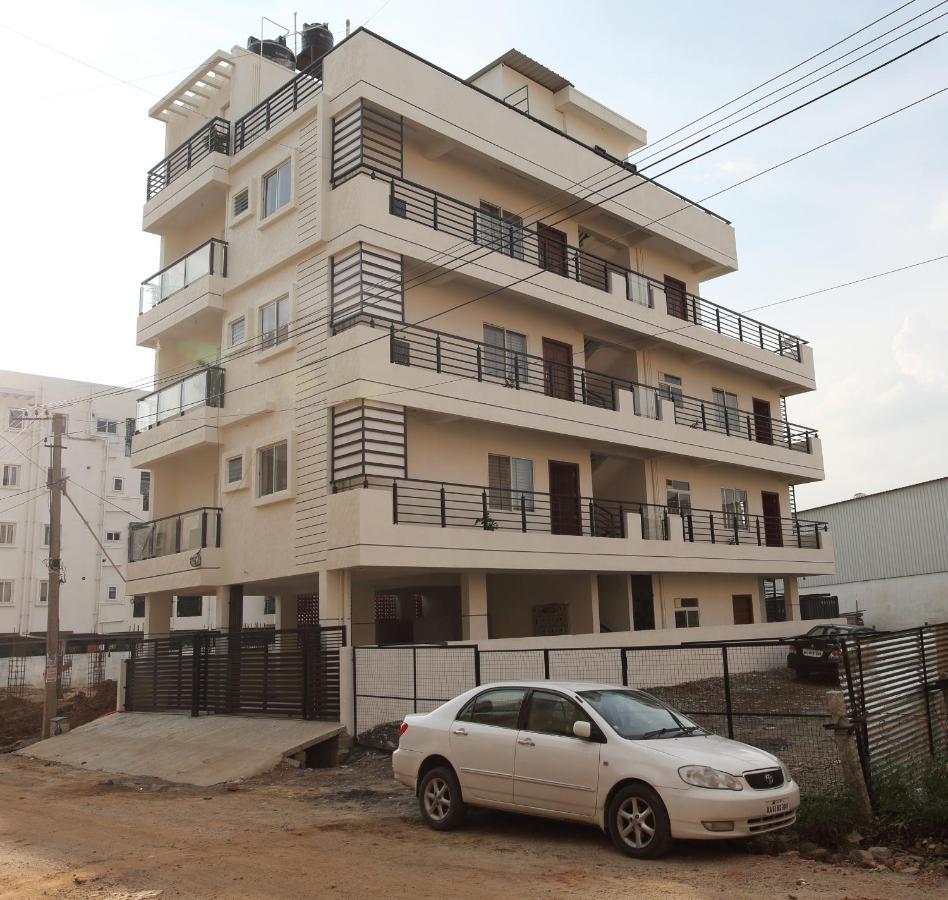 העיר בנגלור Qualtems Guest House-With Ac Options מראה חיצוני תמונה