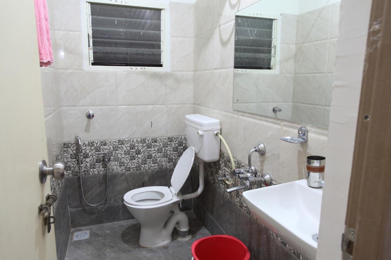 העיר בנגלור Qualtems Guest House-With Ac Options מראה חיצוני תמונה